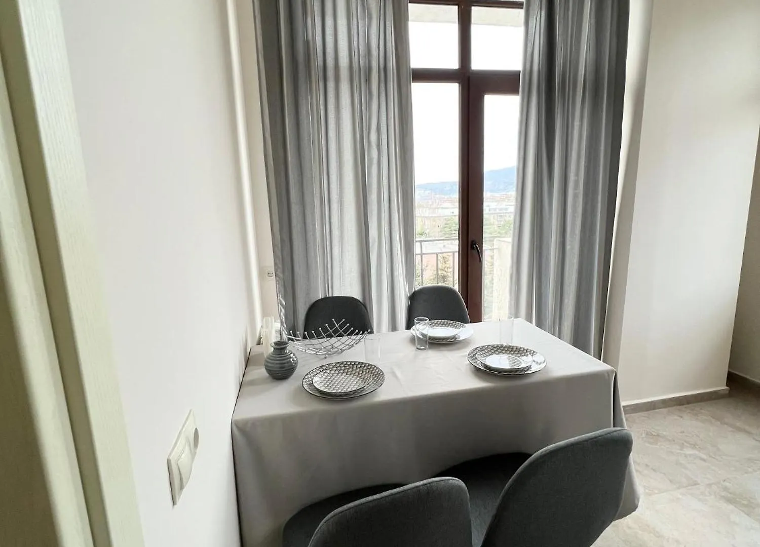 Spacious Apartment With 2 Balconies تبليسي